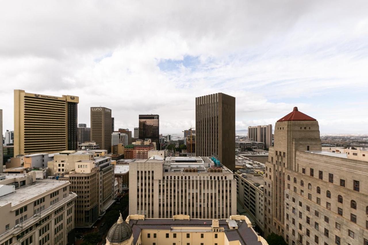 Apartment #1701 Cartwright - Dark Glamour Cape Town