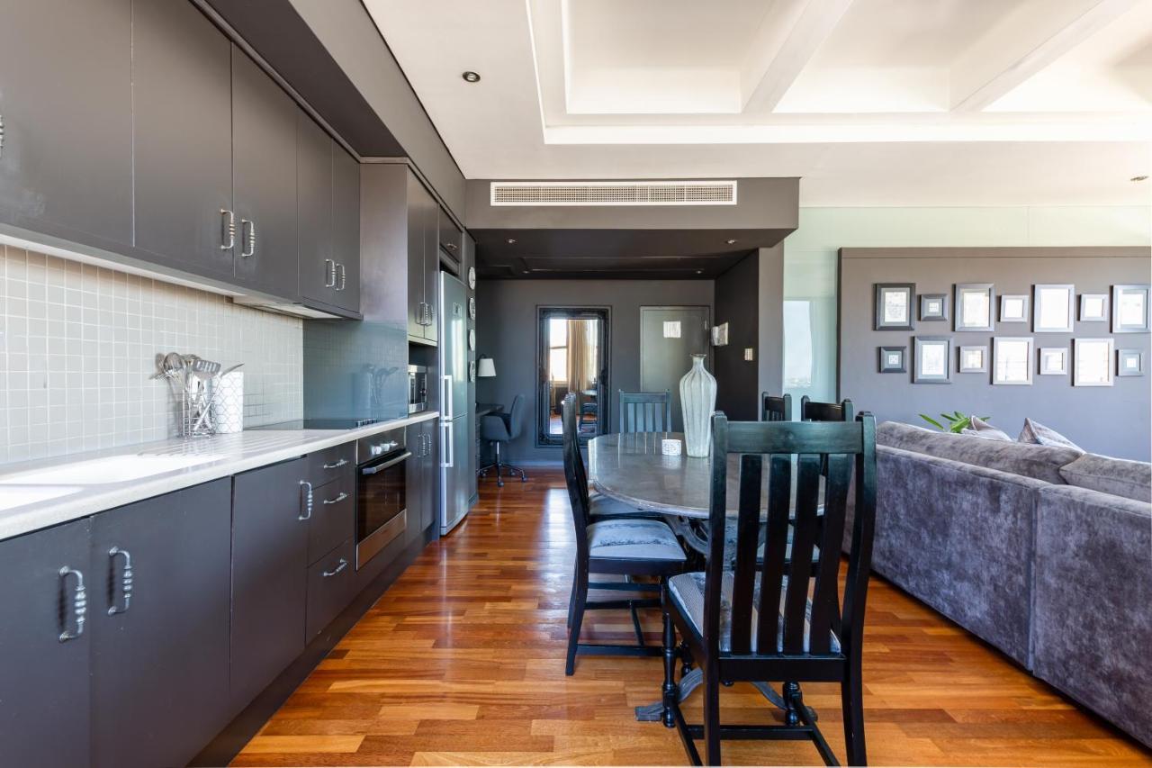Appartement #1701 Cartwright - Dark Glamour Le Cap